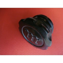 TAPON GASOLINA ORIGINAL COTA 25 ( RECUPERADO Y EN BUEN ESTADO )