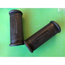 CONJUNTO 2 ESTRIBERAS GOMA BULTACO  OVALADAS  PARA VARIOS MODLEOS DE BULTACOS COMO :  METTRALLA MK2 Y GTS